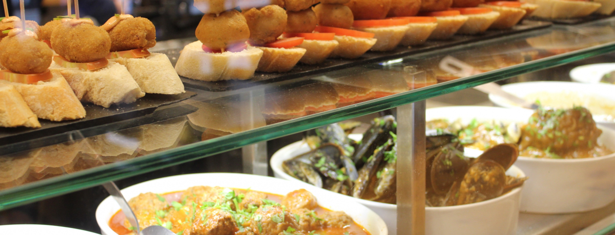 �o���Z���i�̃^�p�X���X�uLa Taperia�v�́A���`�̈����Ɠ��{�̉�]�����̃V�X�e���𓱓��H