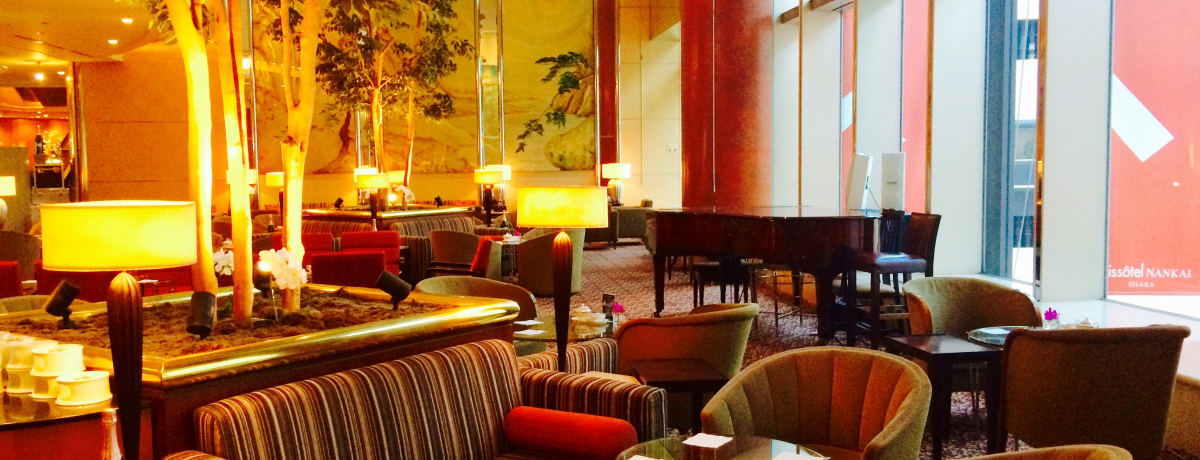 �X�C�X�z�e����C���Ő����t�Ƌ����ґ�O���ȂЂƎ�����