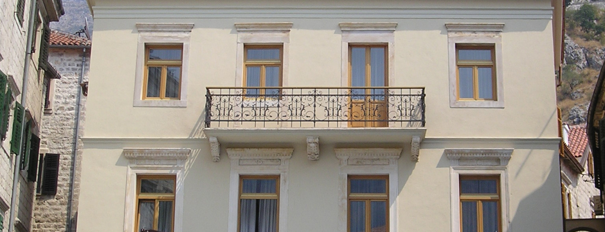 EYRg̃zeE@_[IelO̔`ŉKȑ؍݂I