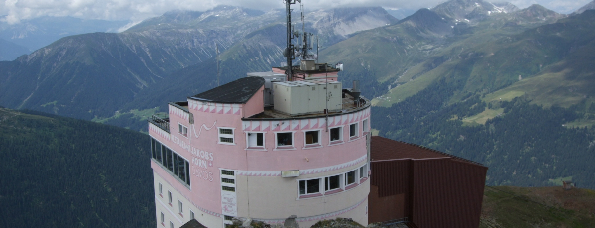 �X�C�X�E�����̃��]�[�g�n�u�_���H�X�v�×{�n�Ƃ��Ă̑u�₩�ȋ�C�𑶕��ɁI