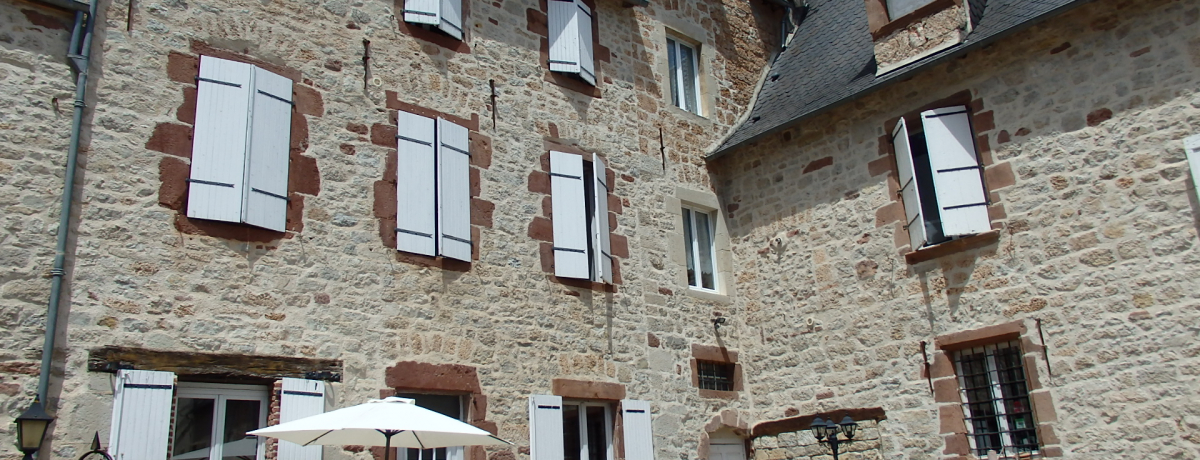 �e�ʂ̉Ƃɗ����݂����I���̃Q�X�g�n�E�X�u�V�����u���E�N�O�[�X�v�؍݂ŁA�u���������v������y������