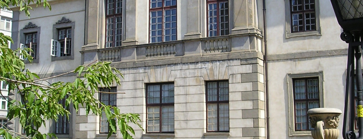 �|�[�����h�̐��E��Y�����V�����̒��I�V���p���̖ʉe��K�˂�