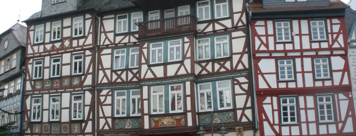 ꂼhCĉƁIuu[cobnv̍؂Ȗؑg݂̉Ƃɍs