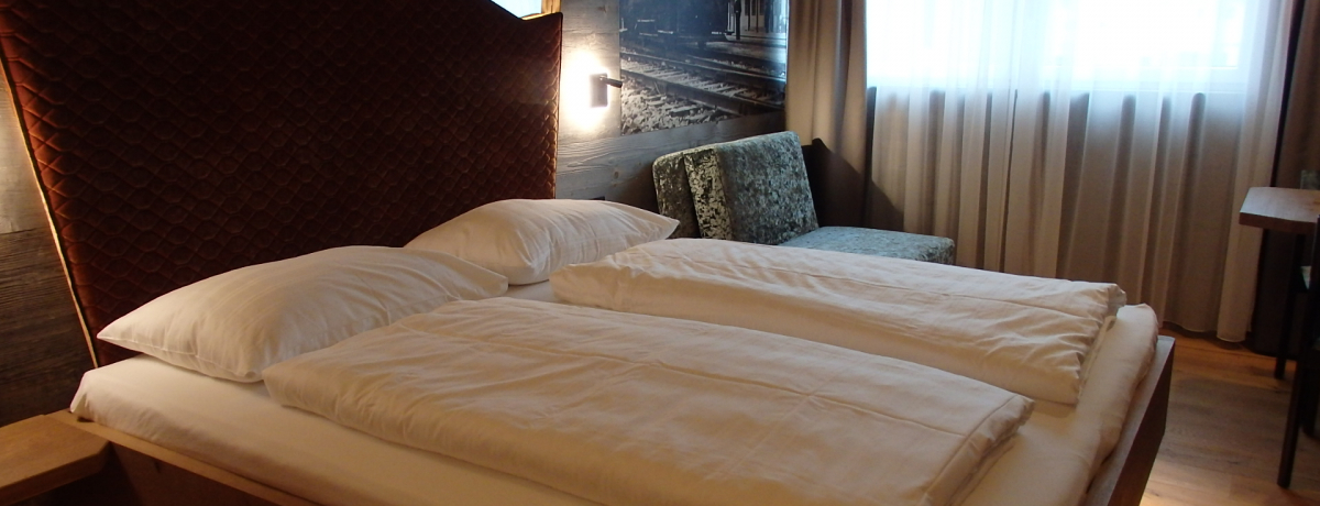 UcuOxOuHotel Gleisereiv͖Ȓa̗qKɂ߃ze