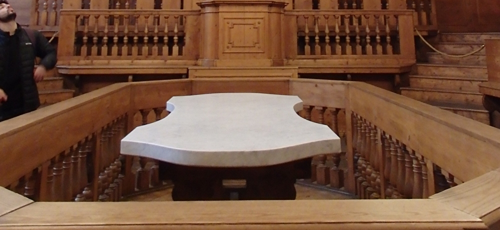 ���{���[�j����w�u�A���L�W���i�W�I�{�v�����̒��߂̉�L�E�l�̉�U���E�}����