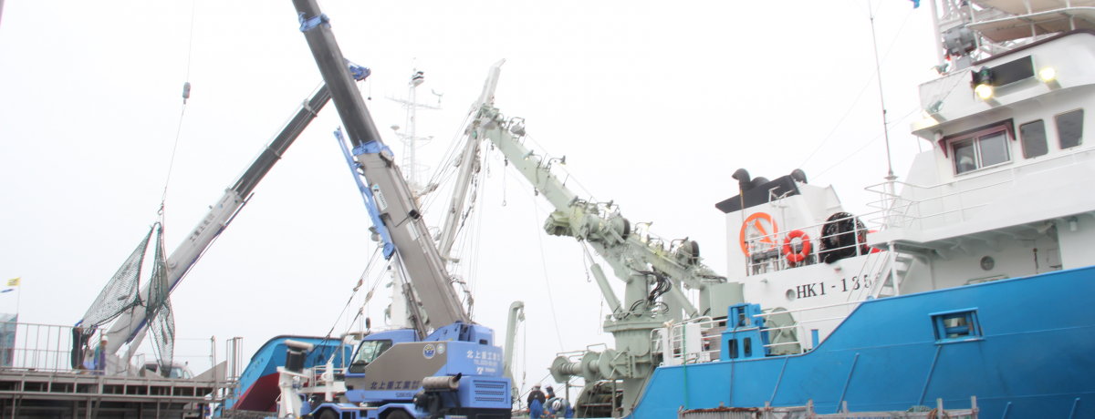 �唗�͂̑D���������I�Ί����`�Ŋ��C���ӂ�鋣������w