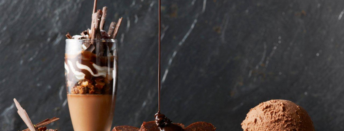 ���|�I�l�C�I�u�E�F�X�e�B���z�e�������v�̃f�U�[�g�u�b�t�F�Ńz�e�����C�h�̋ɏ�X�C�[�c�����\