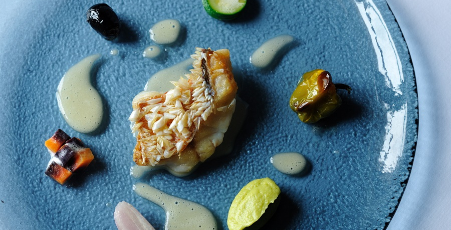 �����ƊC�̃t�����`�����\�I�u���샊�]�[�g�@�E �M�C�v�ʊفu���B���E�f���E�\���v�ŉ߂��������̎���