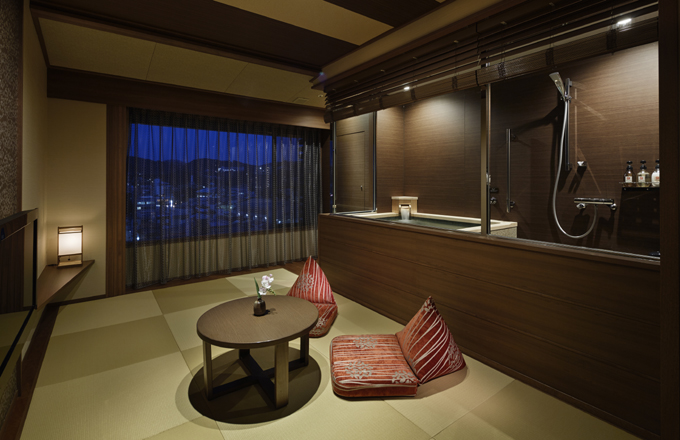 �u���t�H�[����y�� �ɓ����� ���̒�v����t���v���~�A���[���Ŗ��������\