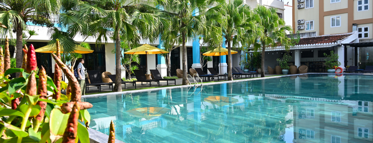 �����^���P���z�C�A���̖�́u�^���r�� ���o�[�T�C�h�z�e���v��