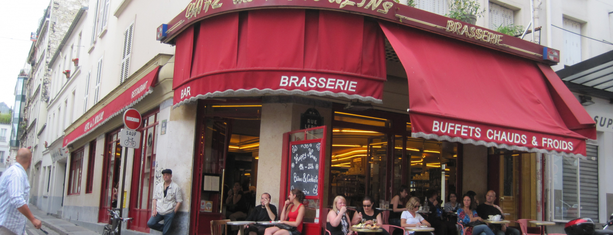フランス　パリ　モンマルトルの風景　喫茶店で人気　セーヌ川沿い販売店で購入 フランス パリ モンマルトルの風景 喫茶店で人気 セーヌ川沿い
