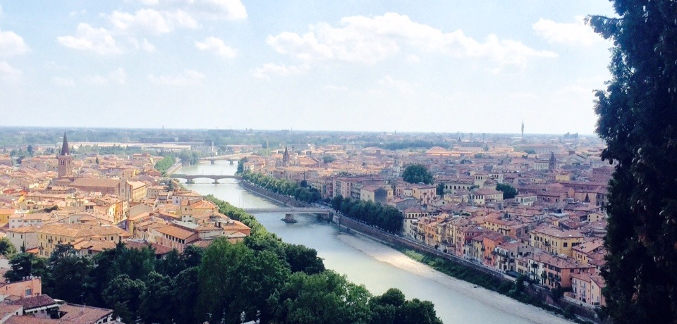 �C�^���A�̈��̓s ���~�I�ƃW�����G�b�g�̊X���F���[�i�ōK����͂�ł݂܂��񂩁I