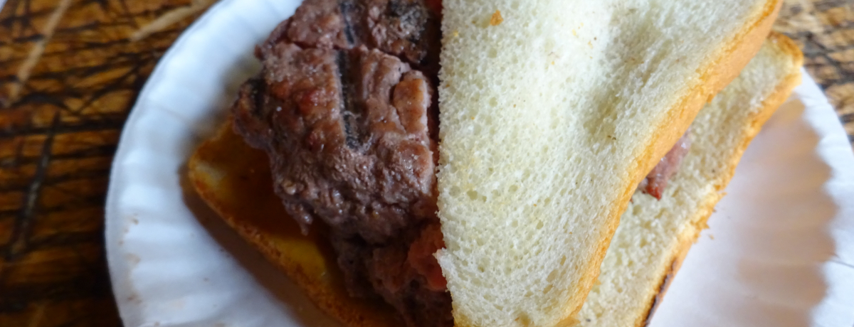 ���c�n���o�[�K�[��H�ׂ悤�I�R�l�`�J�b�g�B�u���C�X�����`�v