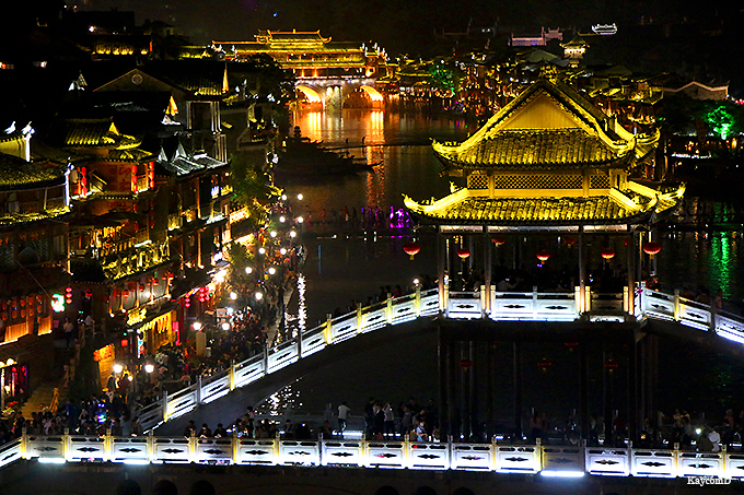 ������������X�I������������炷�u�P���Ï�v�̃m�X�^���W�b�N�Ȓ����݂ƌ��z�I�Ȗ�i���y������