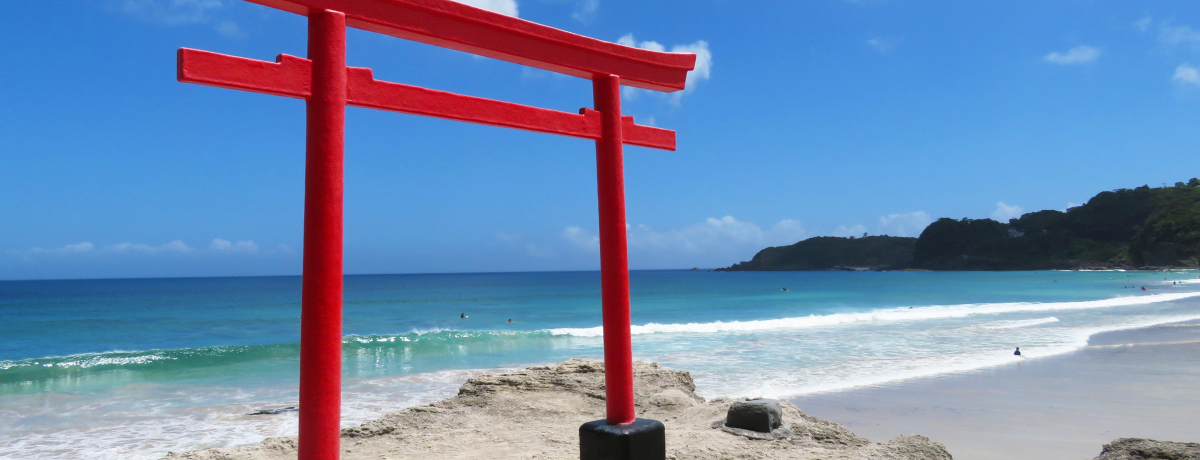 ���l�C�݂̐�i��������{�a�܂ŁI�ɓ����c�u���l�_�Ёv������R�c