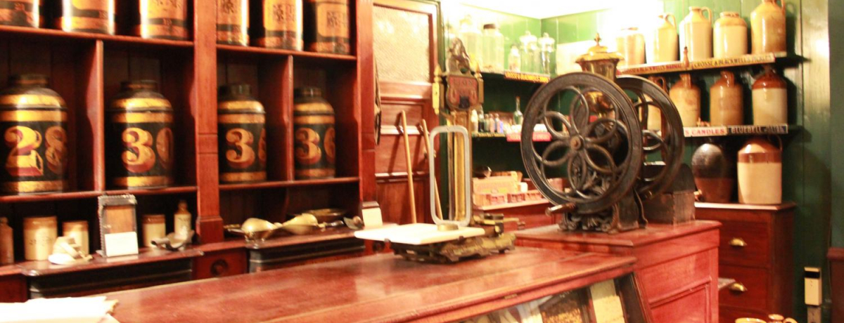 �����h���̗��j���S�Ă킩��u�����h�������فv�Ń��B�N�g���A���Ƀ^�C���X���b�v