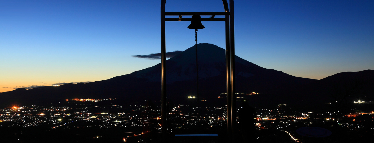 �x�m�R�̐^���𗬂��V�̐��i�ɑ労���I�É��u�������v�t��