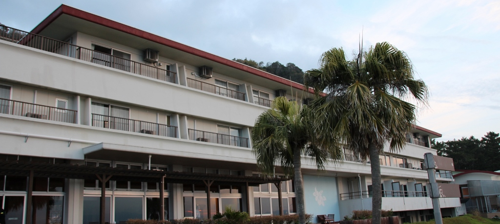 �i�F�E����E�H���Ō܊�������I�u�x�ɑ��@�w�h�v���������`�i���𑱂�������̏h�`