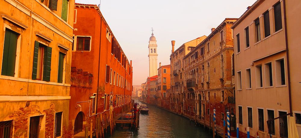 ̓sExl`AUIC^A̐EY͌ǂ둽