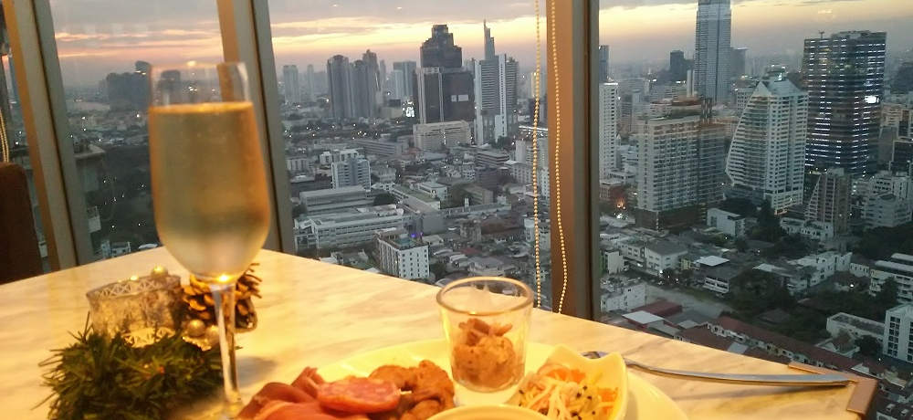 ��i�N���u���E���W�ň��ݕ���I�����A�i���^���o���R�N�T�g�[���̃N���u�t���A