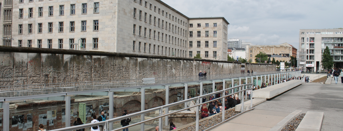 �x�������̗��j�u�e���̃g�|�O���t�B�[�v�Ńi�`�X���|�����̒܍������w