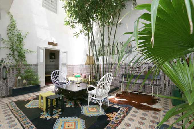 cA[lCI}PṼAhuRiad house13v