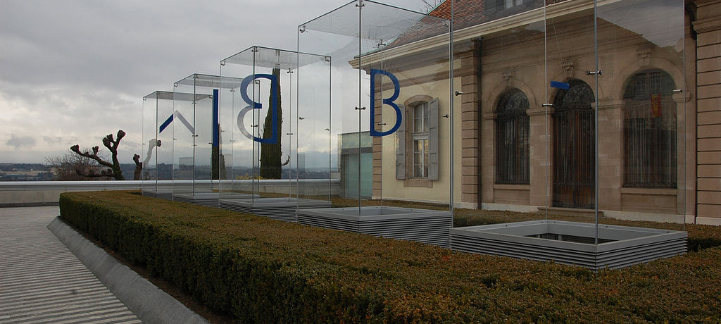 ���E��������������{�����@�X�C�X�E�{�h���[�������ق͗��j�}�j�A�K���̔鋫