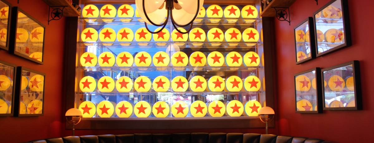 �J���t�H���j�A �f�B�Y�j�[�����h�E���]�[�g�u�����v���C�g�E���E���W�v�͂܂邲�ƃs�N�T�[�̐��E�I