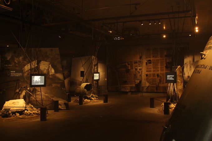 �~�V�������ɂ��f�ځI�u�s�[�X���������v�Ő푈�̋��|�𐶁X�����̊�