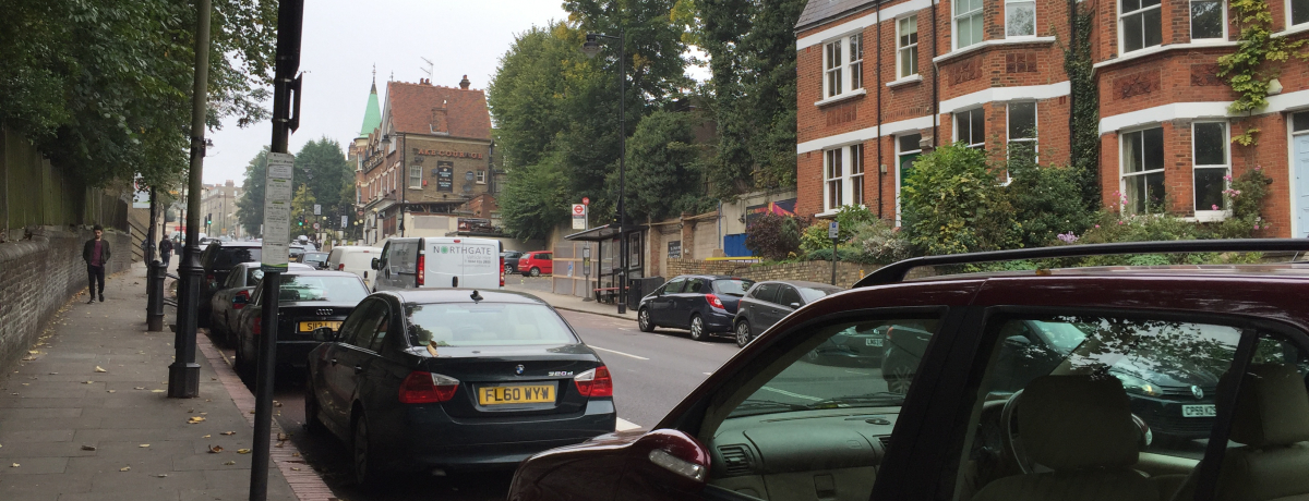 �ό��n�̌������痣��āc�����h���u�n���X�e�b�h�E�q�[�X�����v�Œn���̐l�̂悤�ɉ߂���