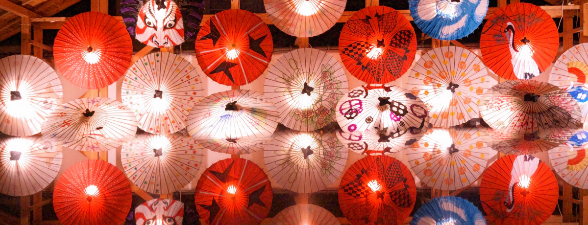 �u�R�����ĘQ���E�S�ؕS��2020�v�铔��ɕ�܂ꂽ�F�{�̓~�̍ՓT