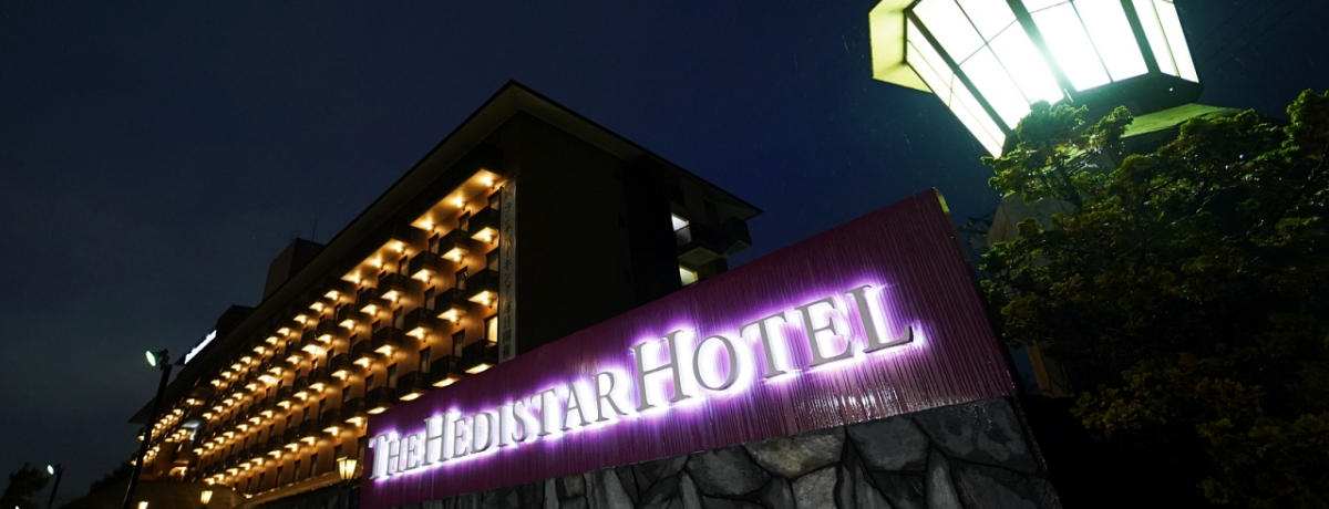 UEGfBX^[zec̓O[vCOs̑O㔑ɂœKI