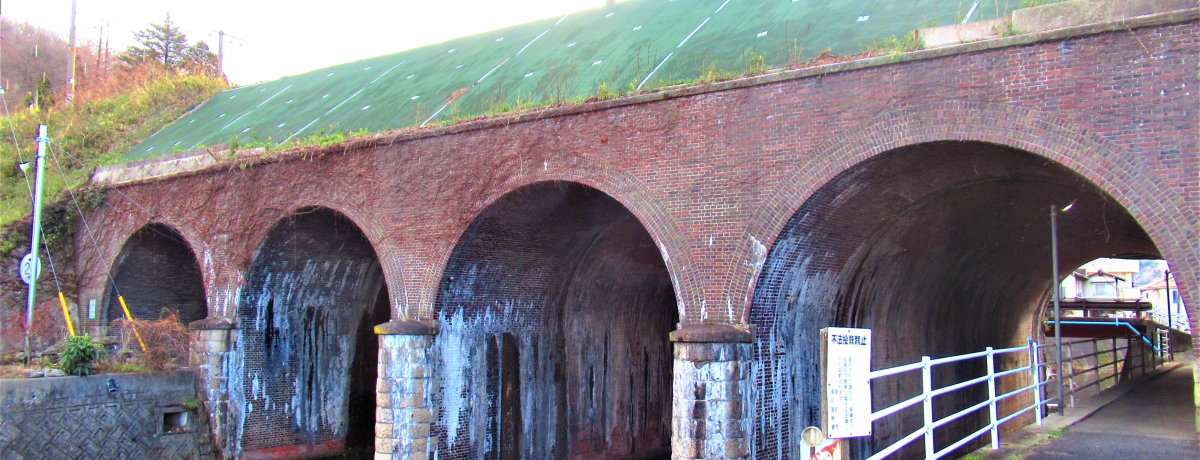 土木学会選奨!煉瓦造りが特色の岡山県「三石の煉瓦拱渠群」 | 岡山県 | トラベルjp 旅行ガイドのサムネイル画像
