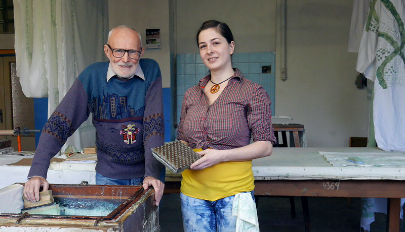 ���E������Y�ɓo�^����I�`�F�R�E�X�g���[�W���j�c�F�̓`���H�|