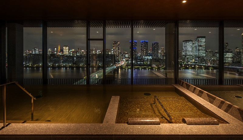 �s�s�^���]�[�g�z�e���u���r�X�^�����x�C�v�ŋɏ�̋x�����I