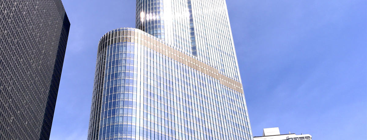 �V�J�S�̖��V�O�A�g�����v�E�^���[�ŃS�[�W���X�X�e�C