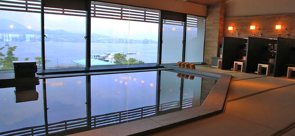 ���H�z�e���u�{���ʑ��v �I�[�V�����r���[���򂩂�[����]��