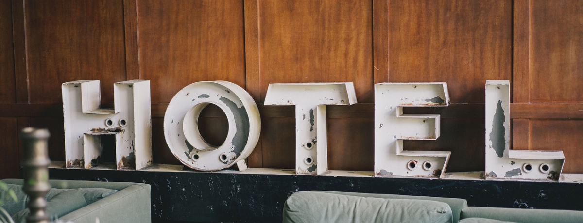 �z�e���̃O���[�h�Ƃ́H�G�R�m�~�[�A�X�^���_�[�h�A�f���b�N�X�̈Ⴂ��??