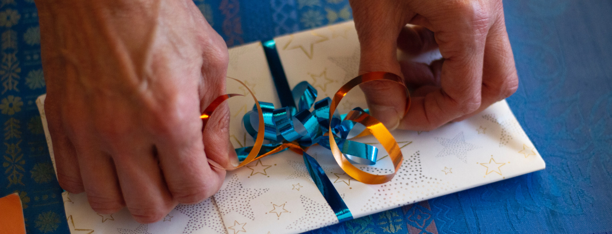 ���s���v���[���g�������I����ɂ҂�����̑�����A���s��