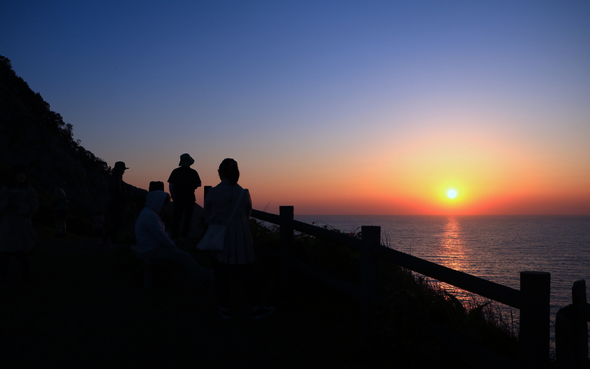 五島有数の絶景夕日スポット！「矢堅目」で感じる雄大な時間 | 長崎県