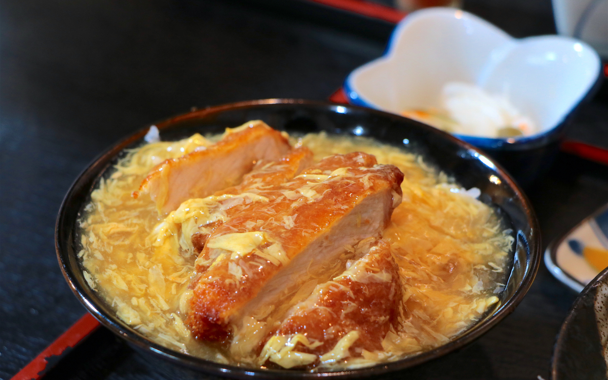 東濃で愛される！岐阜県・瑞浪「加登屋食堂」のあんかけカツ丼 | 岐阜