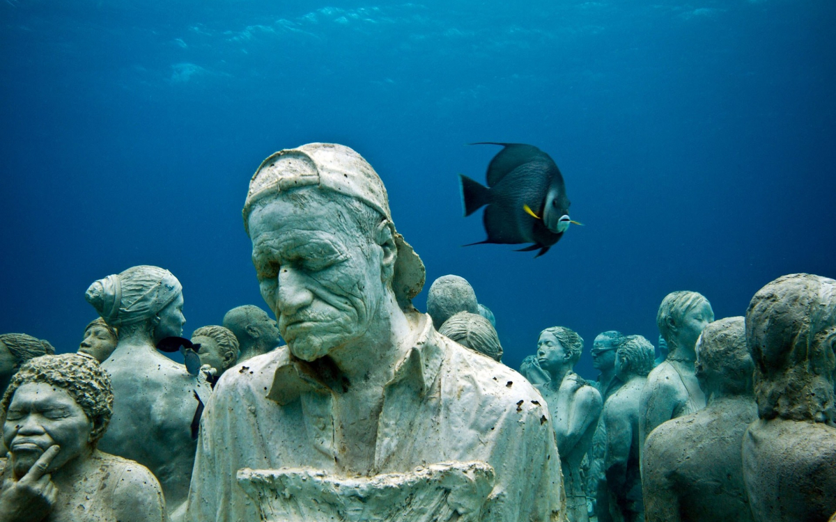 深海の生き残り／オブジェ なぜ海底に無数のオブジェ!?カンクン沖に沈む「水中美術館