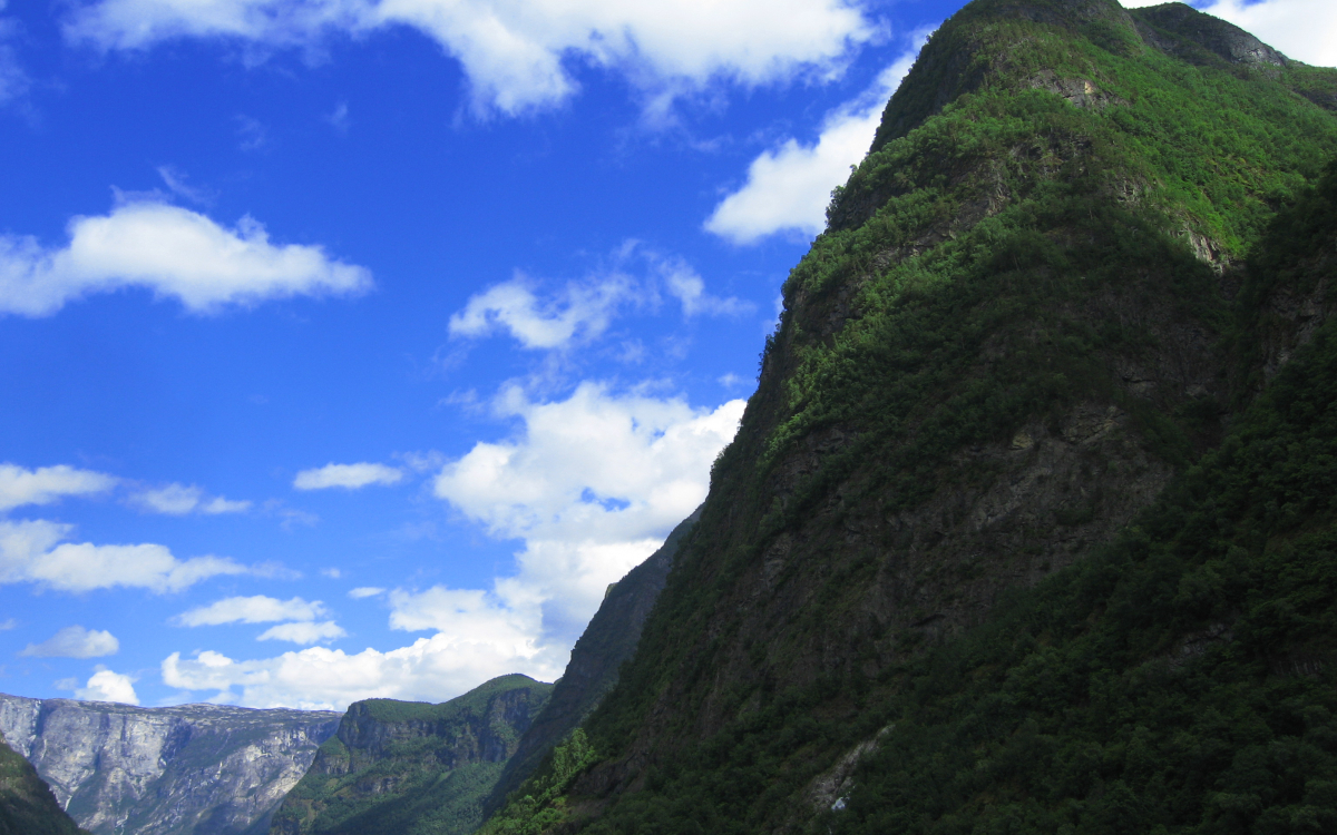 世界最長・最深のフィヨルド！ノルウェー・ソグネフィヨルドを周遊旅行