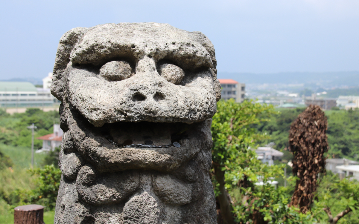 沖縄シーサー 教えて！沖縄のシンボル「シーサー」ってどんな意味？置き方や向き