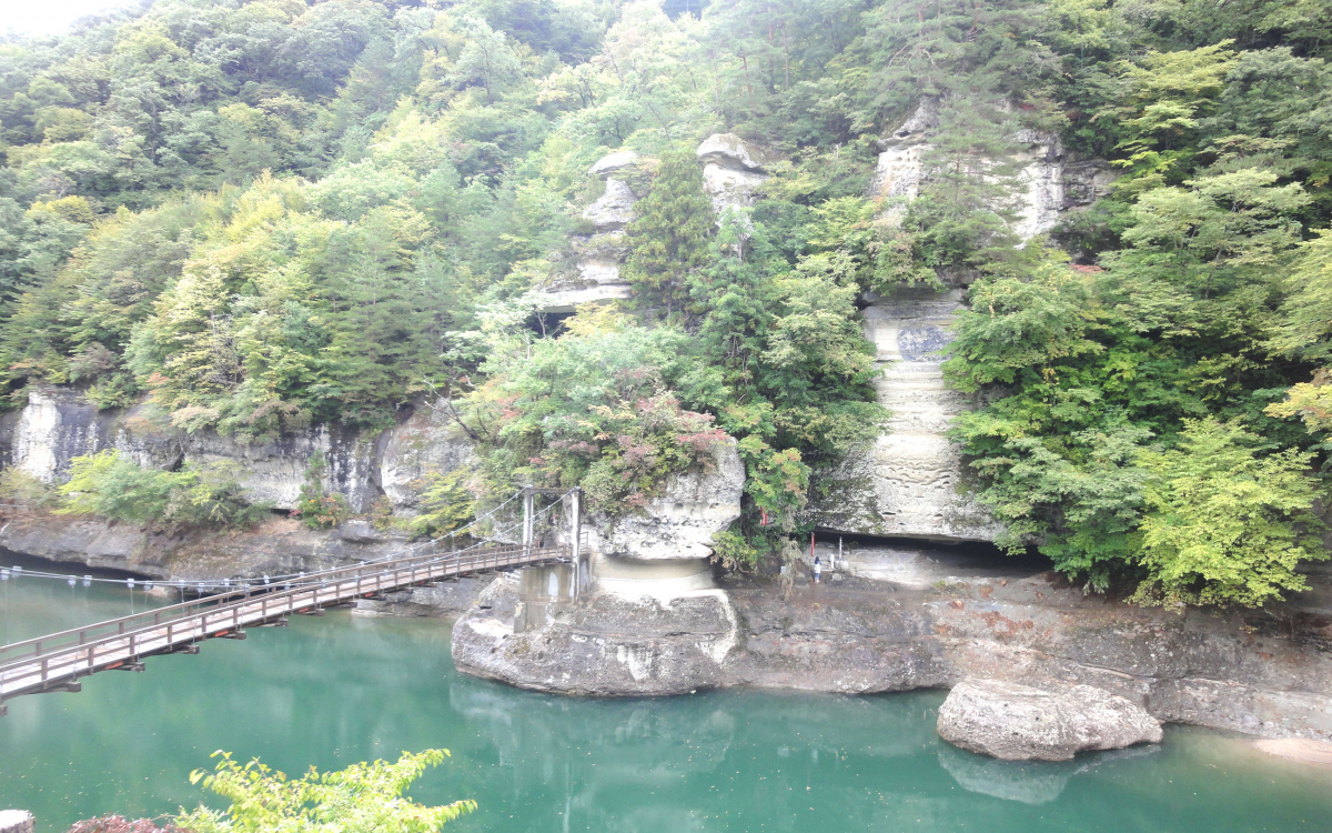 意外なパワースポット！福島「塔のへつり」吊橋を渡って開運祈願