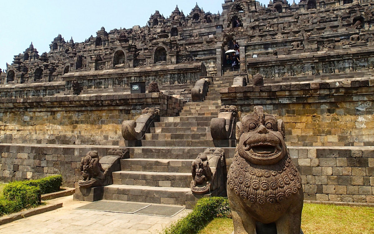 世界七不思議！宇宙感を表現した立体曼荼羅「ボロブドゥールの仏教寺院