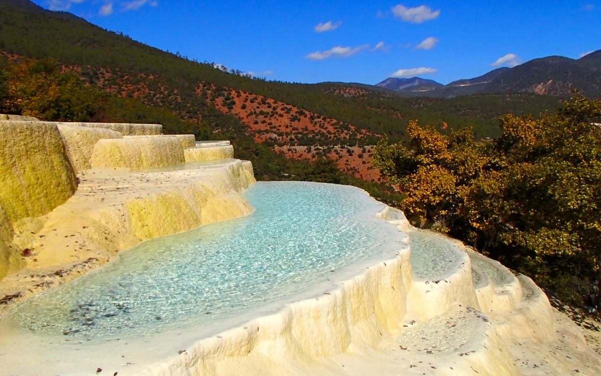 秘境！絶景！少数民族の聖地！中国雲南の世界遺産「白水台」 | 中国