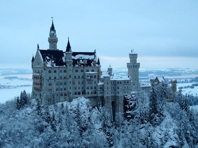 雪舞う季節こそ満足度最大！真冬のノイシュバンシュタイン城 | ドイツ