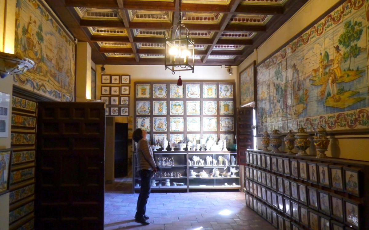 半日で周る！スペインタイル＆陶芸の町バレンシア・マニセスのモデル