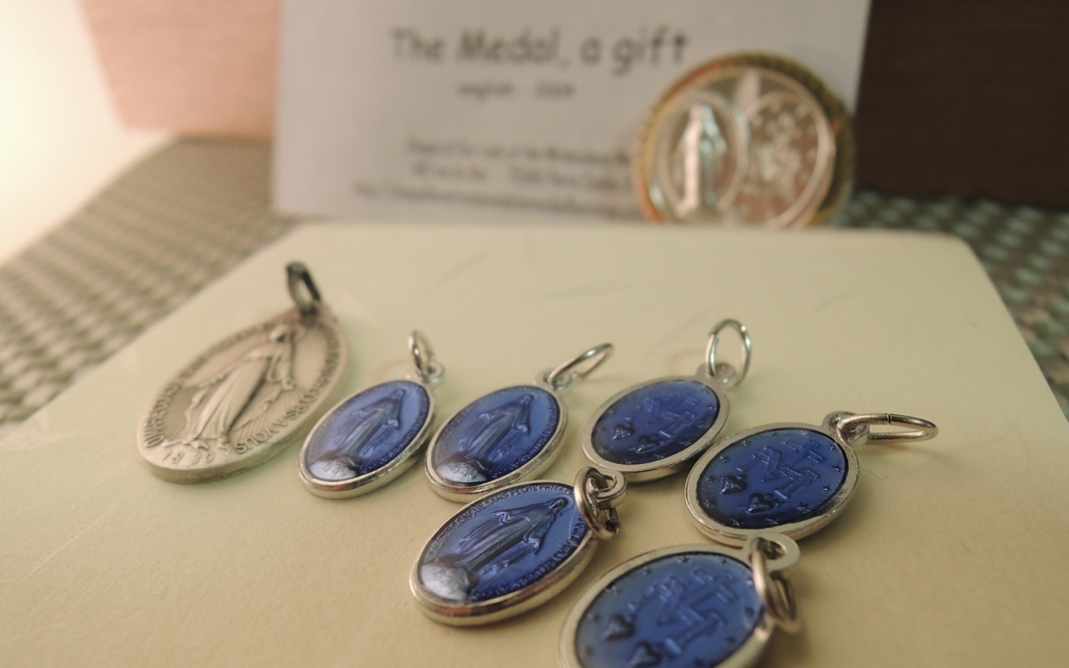 世界中から人が訪れるパリのパワスポ「奇跡のメダイユ教会